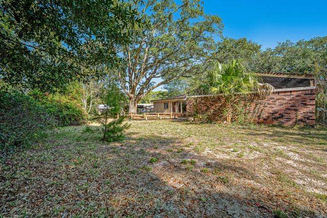 655 NE Merioneth Drive, Fort Walton Beach, FL 32547