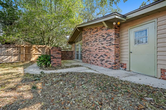 655 NE Merioneth Drive, Fort Walton Beach, FL 32547