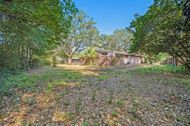 655 NE Merioneth Drive, Fort Walton Beach, FL 32547