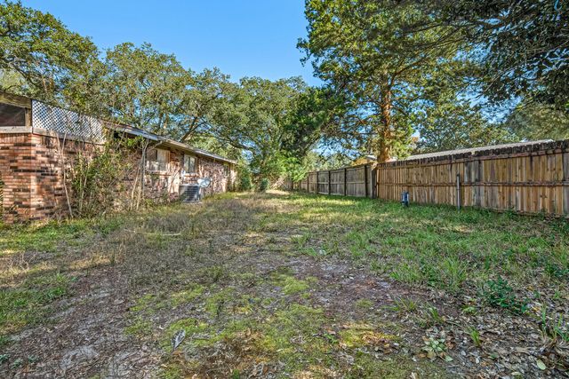 655 NE Merioneth Drive, Fort Walton Beach, FL 32547