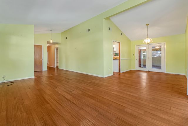 655 NE Merioneth Drive, Fort Walton Beach, FL 32547