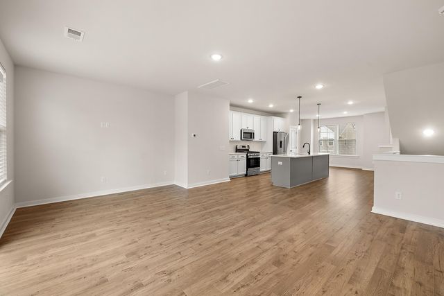 2011 Quiet Ibis Road, Hanahan, SC 29410