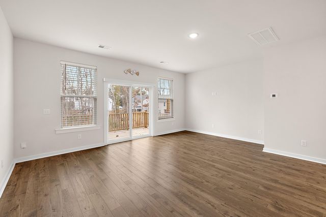 2011 Quiet Ibis Road, Hanahan, SC 29410