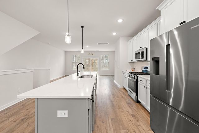 2011 Quiet Ibis Road, Hanahan, SC 29410