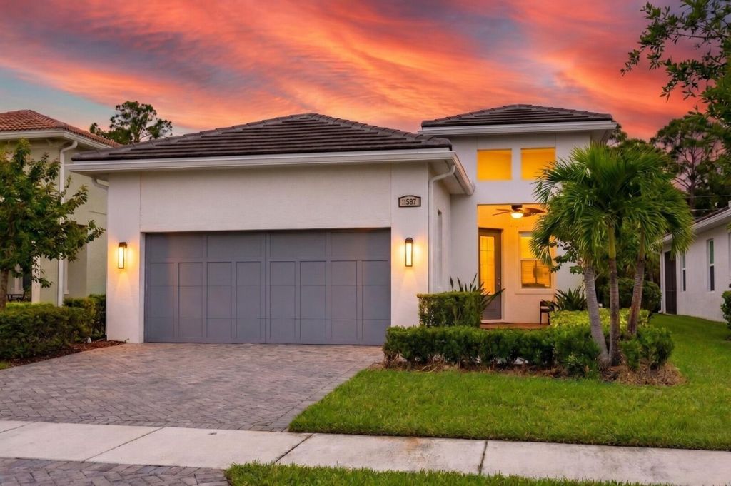 11587 SW Visconti Way, Port St. Lucie, FL 34986