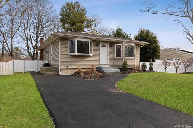 5 Ashland Street, Mount Sinai, NY 11766