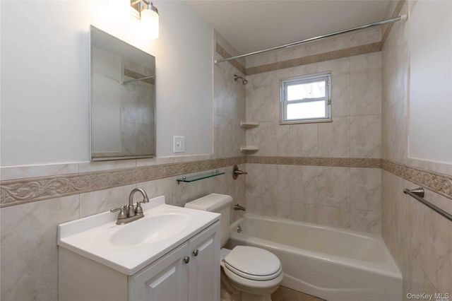 5 Ashland Street, Mount Sinai, NY 11766