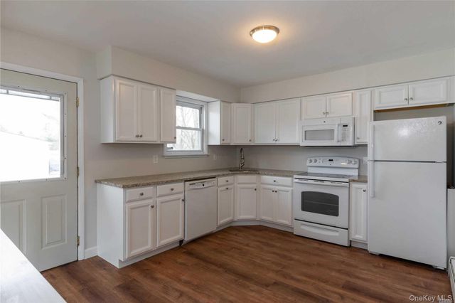 5 Ashland Street, Mount Sinai, NY 11766