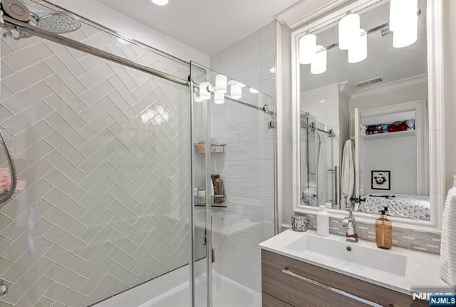 52 Bliss Avenue, Tenafly, NJ 07670