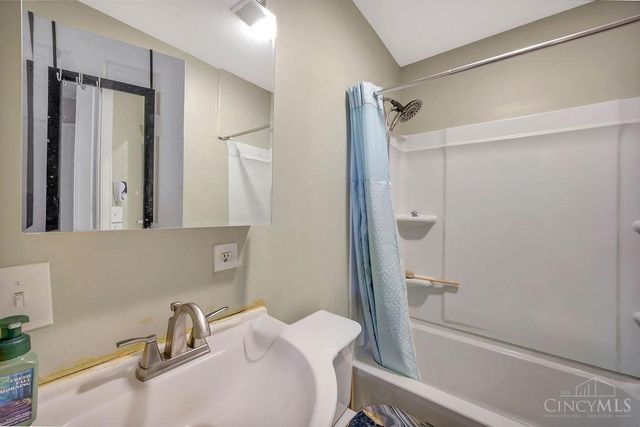 2030 Emerson Avenue, Cincinnati, OH 45239