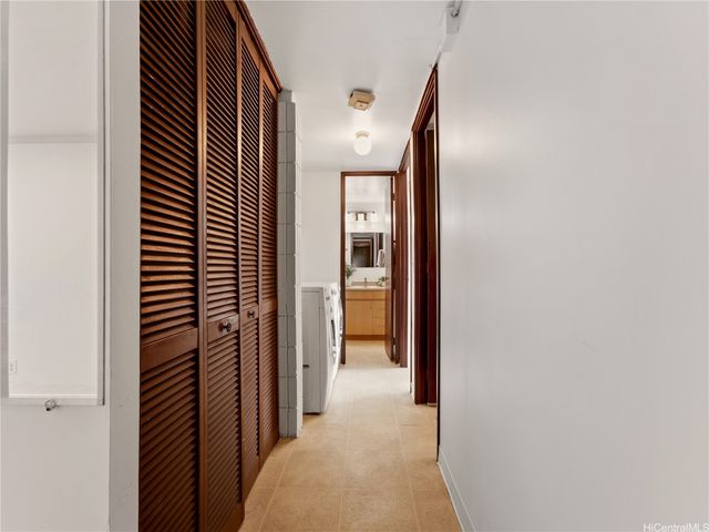 1720 Huna Street B501, Honolulu, HI 96817