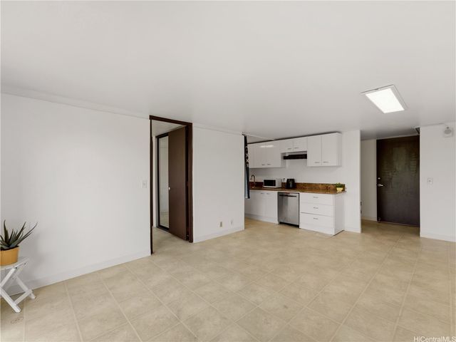 1720 Huna Street B501, Honolulu, HI 96817
