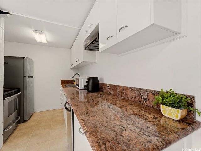 1720 Huna Street B501, Honolulu, HI 96817