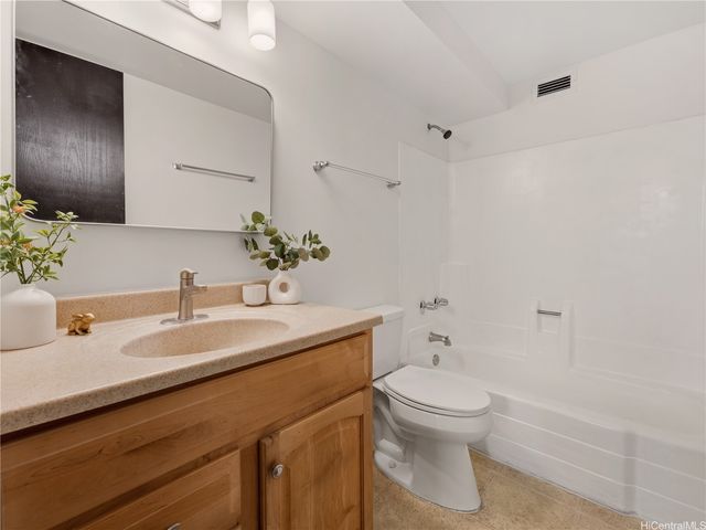 1720 Huna Street B501, Honolulu, HI 96817