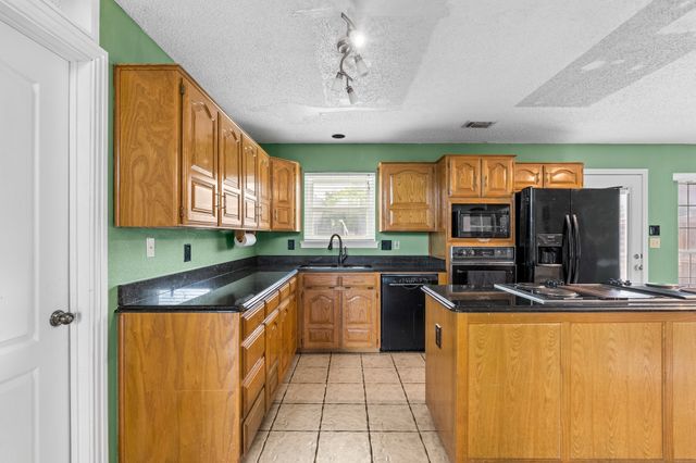 10201 Buffalo Grove Road, Fort Worth, TX 76108