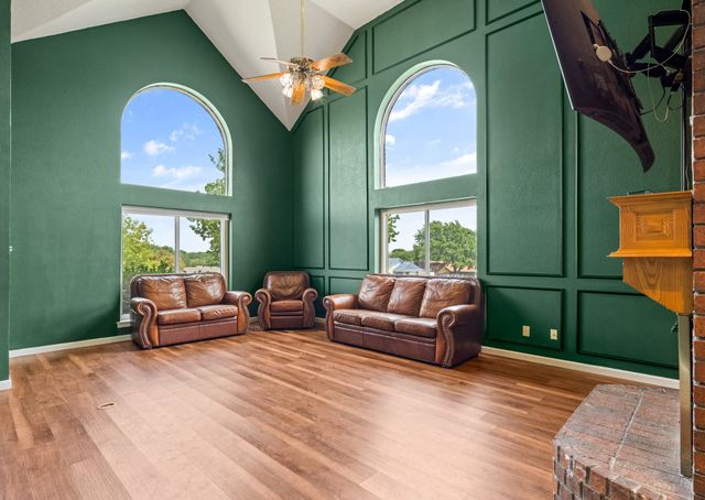 10201 Buffalo Grove Road, Fort Worth, TX 76108