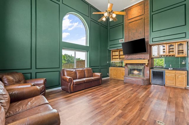 10201 Buffalo Grove Road, Fort Worth, TX 76108