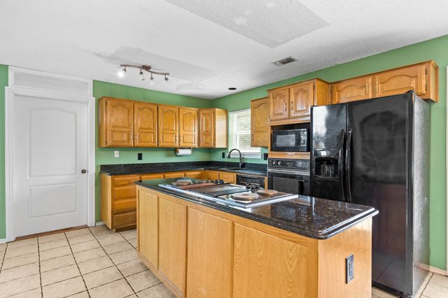 10201 Buffalo Grove Road, Fort Worth, TX 76108