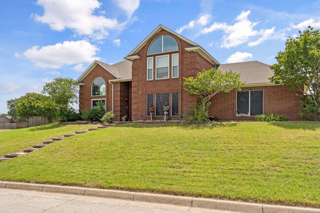 10201 Buffalo Grove Road, Fort Worth, TX 76108