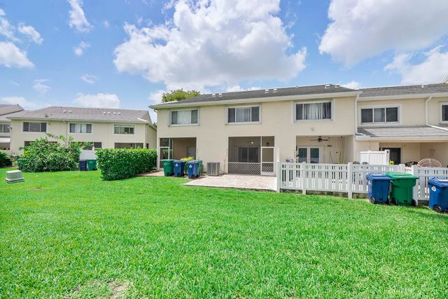 9905 NW 57th Manor, Coral Springs, FL 33076