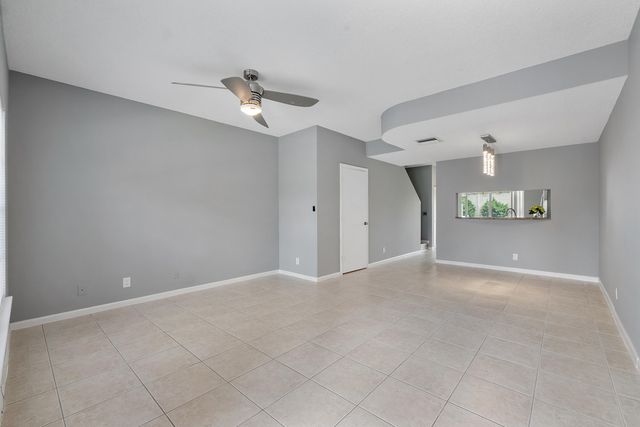 9905 NW 57th Manor, Coral Springs, FL 33076