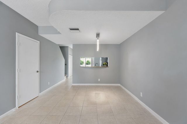 9905 NW 57th Manor, Coral Springs, FL 33076