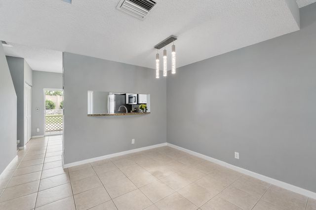 9905 NW 57th Manor, Coral Springs, FL 33076