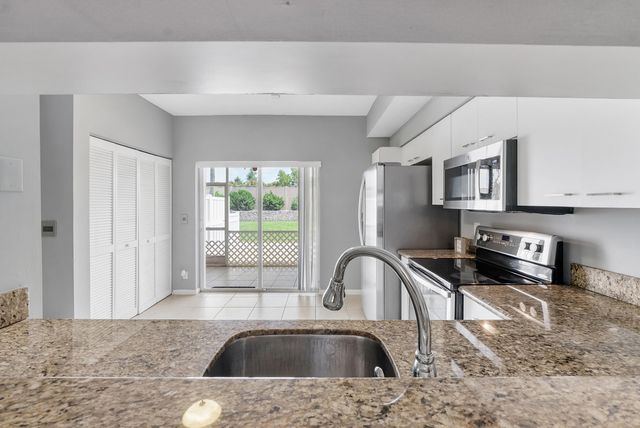 9905 NW 57th Manor, Coral Springs, FL 33076