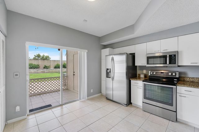 9905 NW 57th Manor, Coral Springs, FL 33076