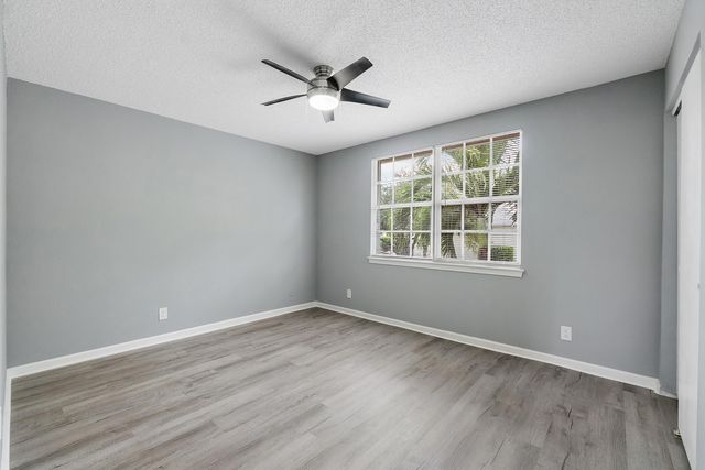 9905 NW 57th Manor, Coral Springs, FL 33076
