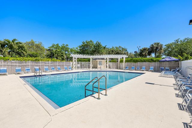 9905 NW 57th Manor, Coral Springs, FL 33076