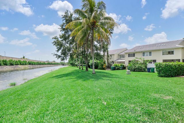 9905 NW 57th Manor, Coral Springs, FL 33076
