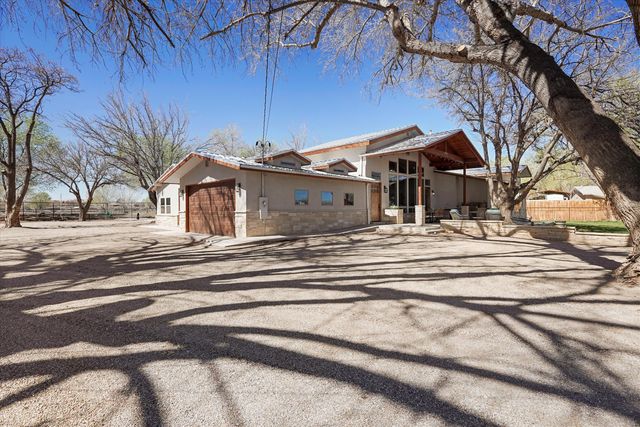 6735 Corrales Road, Corrales, NM 87048