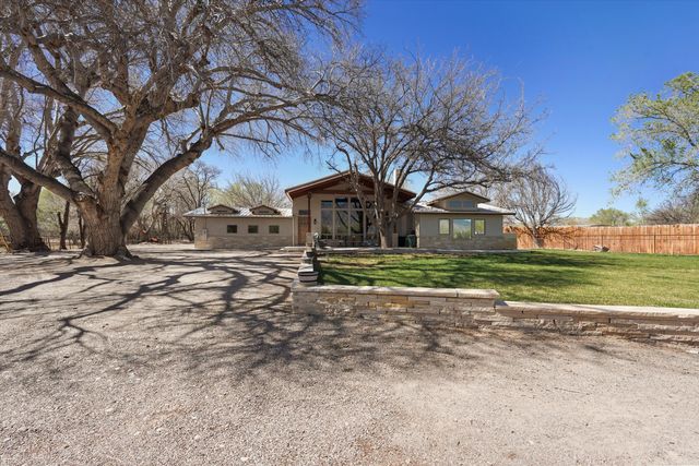 6735 Corrales Road, Corrales, NM 87048