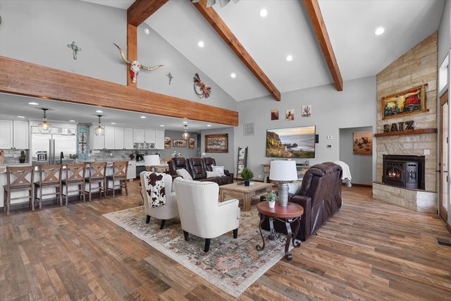 6735 Corrales Road, Corrales, NM 87048