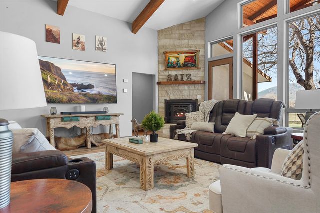 6735 Corrales Road, Corrales, NM 87048