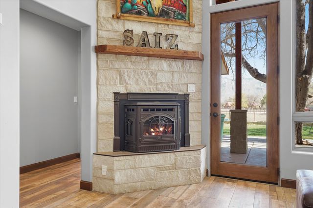 6735 Corrales Road, Corrales, NM 87048