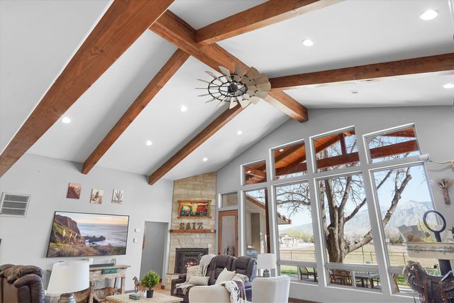 6735 Corrales Road, Corrales, NM 87048