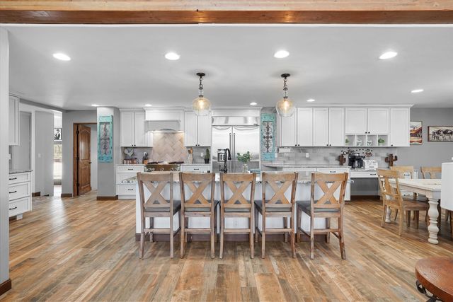 6735 Corrales Road, Corrales, NM 87048