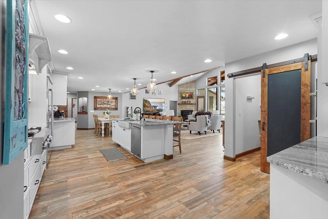 6735 Corrales Road, Corrales, NM 87048