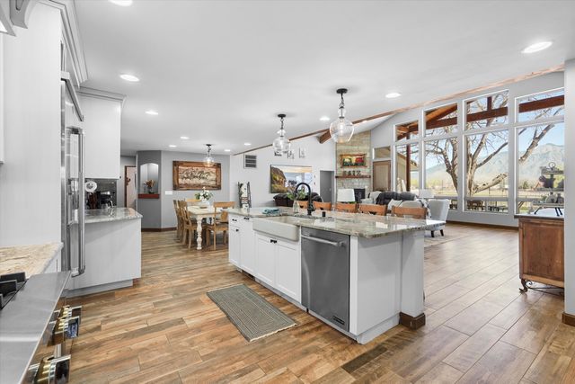 6735 Corrales Road, Corrales, NM 87048