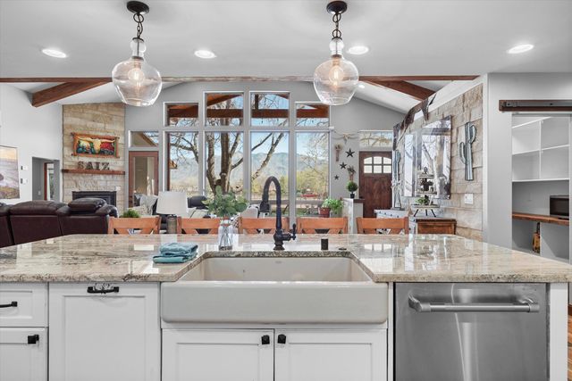 6735 Corrales Road, Corrales, NM 87048