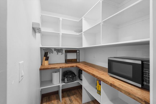 6735 Corrales Road, Corrales, NM 87048