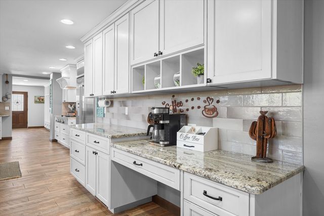 6735 Corrales Road, Corrales, NM 87048