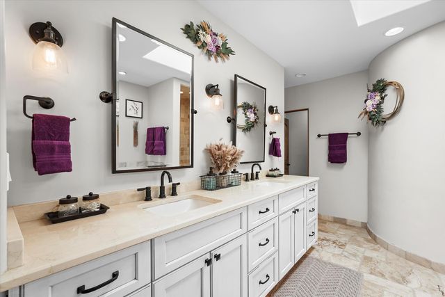 6735 Corrales Road, Corrales, NM 87048