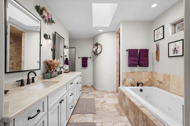 6735 Corrales Road, Corrales, NM 87048