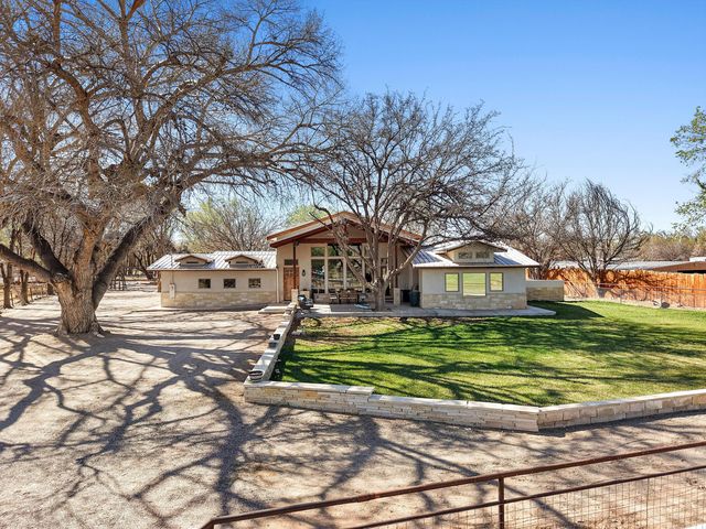 6735 Corrales Road, Corrales, NM 87048