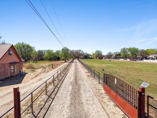 6735 Corrales Road, Corrales, NM 87048