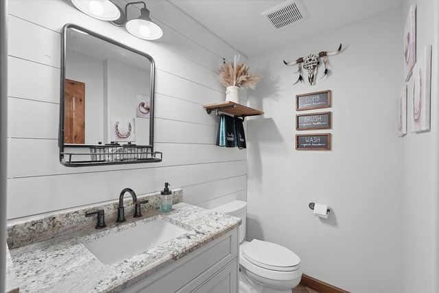 6735 Corrales Road, Corrales, NM 87048