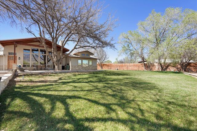 6735 Corrales Road, Corrales, NM 87048